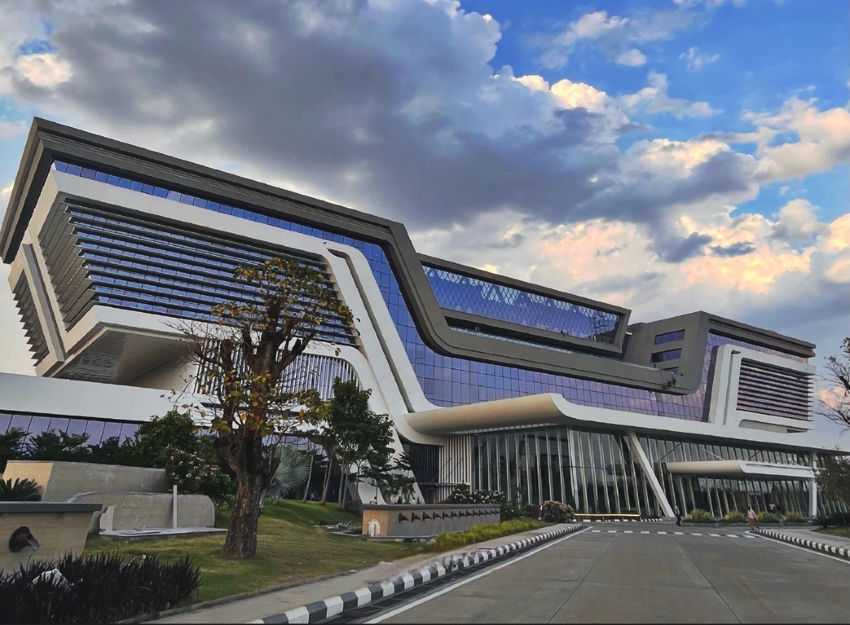 Hiten Sethi & Associates, Antarkar Consulting Engineers, KMH Engineering, Skyscrapers, Technology, Fire safety, Prefabrication, Urban landscape, Structural engineering, High-rise architecture, Innovation, Sustainable development, Durability, Cost-effective, Steel industry, Steel alloys, Fire safety, Fireproof coatings, Composite decking, Tapering sections, 

