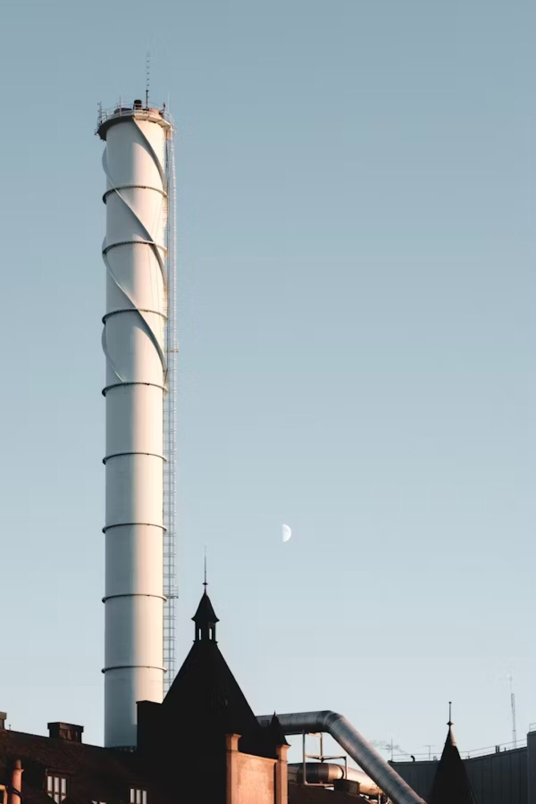 India to Cut Steel Emissions with Green Hydrogen India, steel industry, green hydrogen, carbon emissions, sustainability, iron reduction, Nagendra Nath Sinha, Ministry of Steel, Beneficiation, low-grade iron ore, Extended Producer Responsibility (EPR), renewable energy, SEBI, Nationally Determined Contributions (NDCs), Ministry of Environment