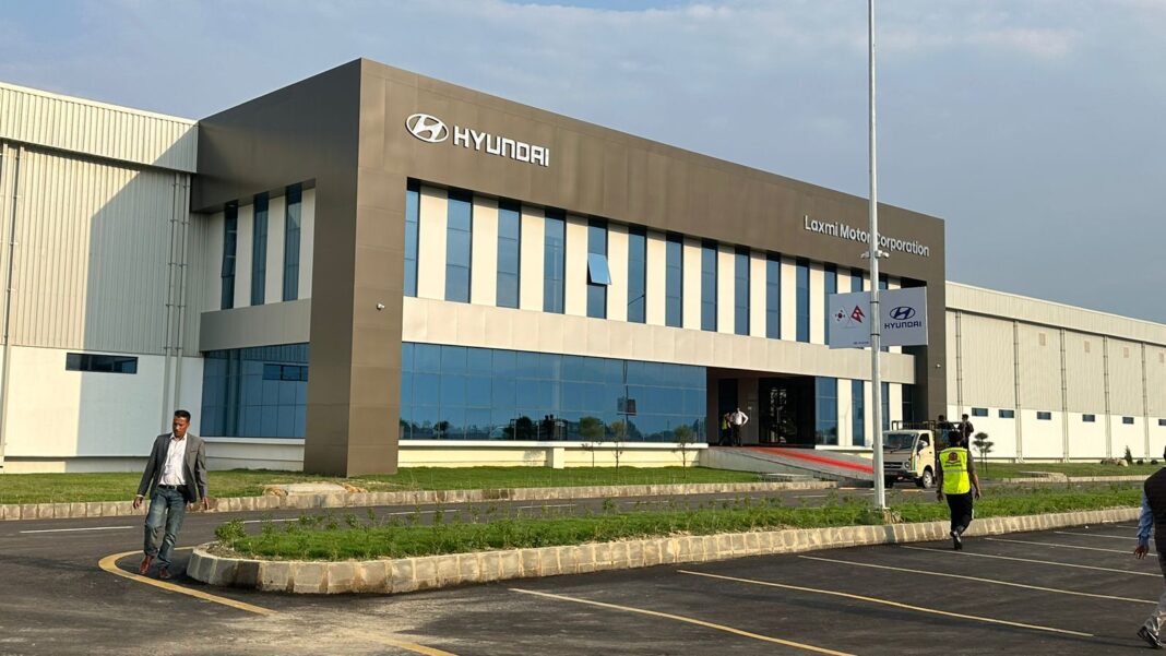 Laxmi Motors, Nepal, First Assembly Unit, Pre-Engineered Building System, Willus Infrastructure Pvt. Ltd, Skyline Architects, Hyundai Motors, High Performance Steel Building Systems, Roof, Cladding System, Tailor-made Pre-Engineered Building, Soffit,