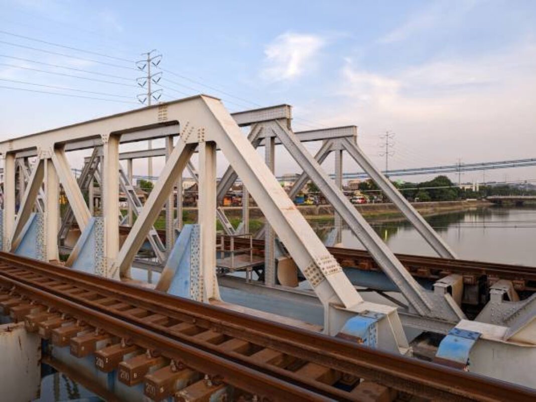 India Sanctions Repairs for 9,784 Railway Bridges India, railway bridges, rebuilding, infrastructure modernisation, Ashwini Vaishnaw, operational reliability, economic development, connectivity, future rail projects