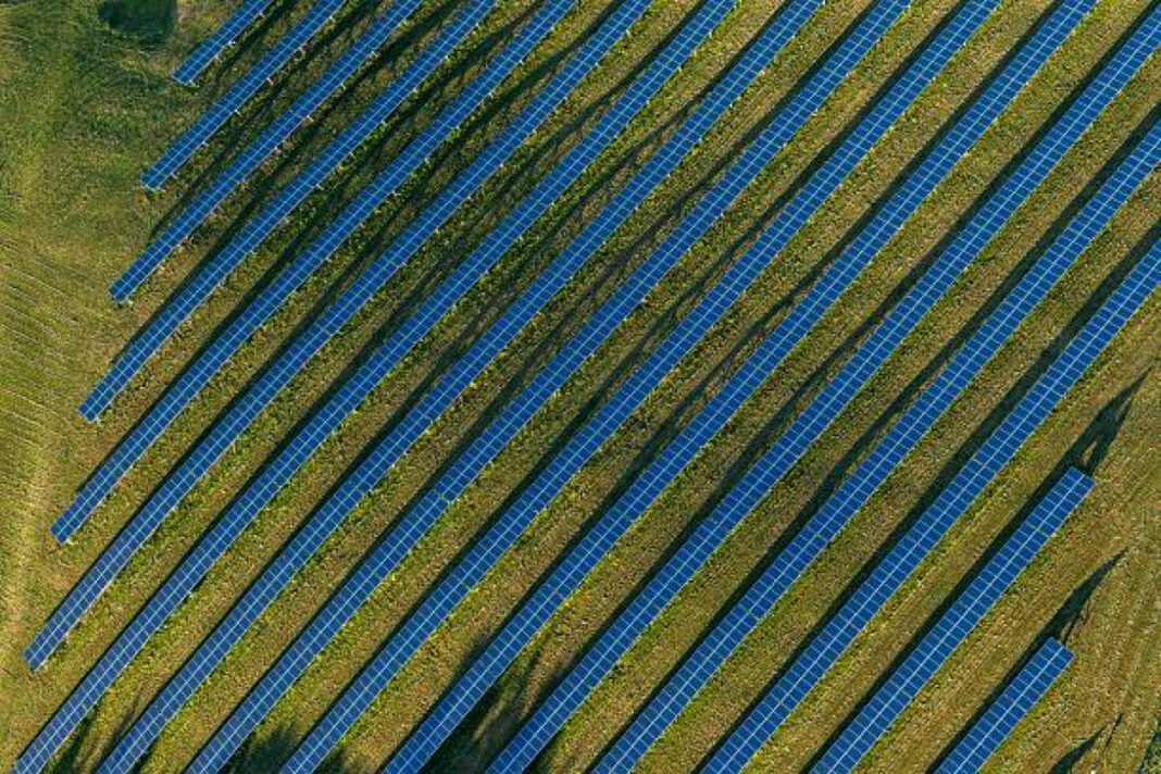 CIL Navikarniya Urja, Coal India, 40 MW solar project, EPC tender, Madhya Pradesh, renewable energy, solar power generation, solar energy growth, engineering procurement construction (EPC), energy infrastructure development