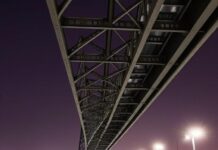100-Metre Steel Foot-Over-Bridge Connects Mumbai Metro 3 with Airport Terminal 100-Metre Steel Foot-Over-Bridge Connects Mumbai Metro 3 with Airport Terminal