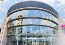 Â Floating Roof, Grounded Innovation