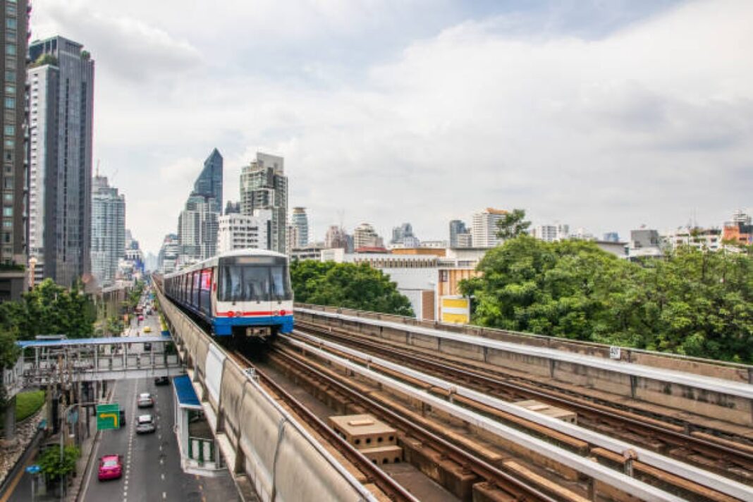 Chennai Metro, Sholinganallur-Siruseri line, Phase II expansion, urban connectivity, public transportation, infrastructure development, CMRL, economic growth, sustainable practices