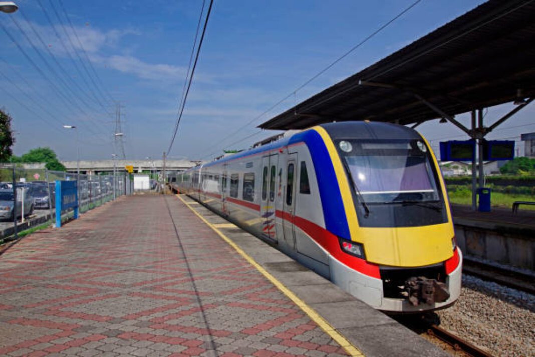 Hyderabad Metro Phase II, Kokapet extension, connectivity, regional growth, public transport, metro service, urban mobility, economic growth, accessibility, new stations, tracks, urban development