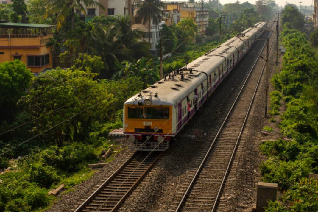 railway projects, Maharashtra, PM-Gati Shakti, regional connectivity, infrastructure, sustainable transport, economic growth, Indian Railways