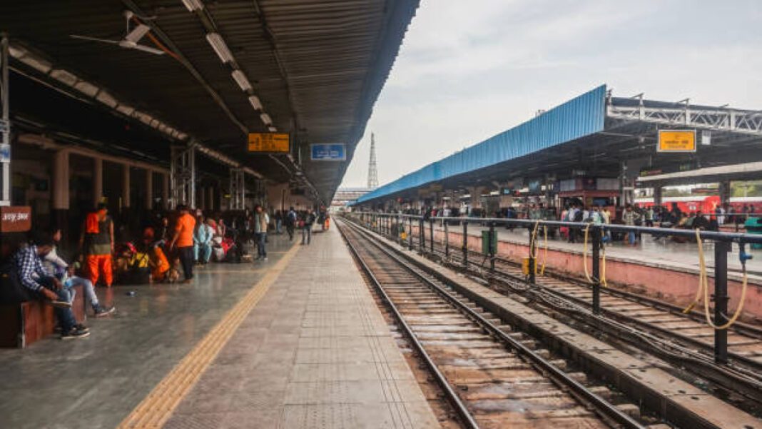 Ghatkopar Station, Modern Railway Infrastructure, Mumbai Railway Vikas Corporation (MRVC), Railway Modernization, Urban Commuter Infrastructure, Infrastructure Development