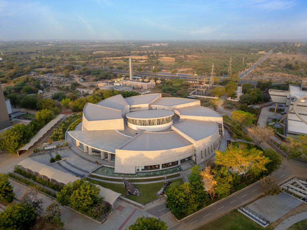 Aquatic Gallery, Ahmedabad, Science City, architecture, sustainability, nautilus shell, inland aquarium, 5th-generation edutainment, immersive design, steel, energy efficiency, advanced technologies, BIM, architectural innovation