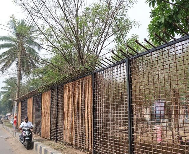 Bhubaneswar Smart City Replaces Bamboo Barricades with Steel Grills for Urban Upgrade