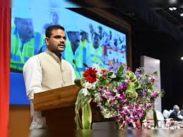 Govt speeds up efforts for AMNS steel plant